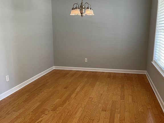 2nd image of 416 Foxwood Ln
