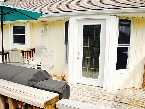 Spacious deck for entertaining