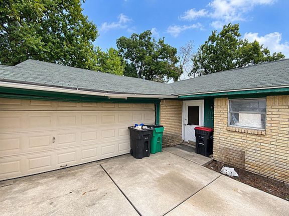 3rd image of 5400 Hemlock Dr