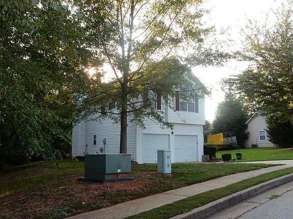 3rd image of 4421 Tuckahoe Ct