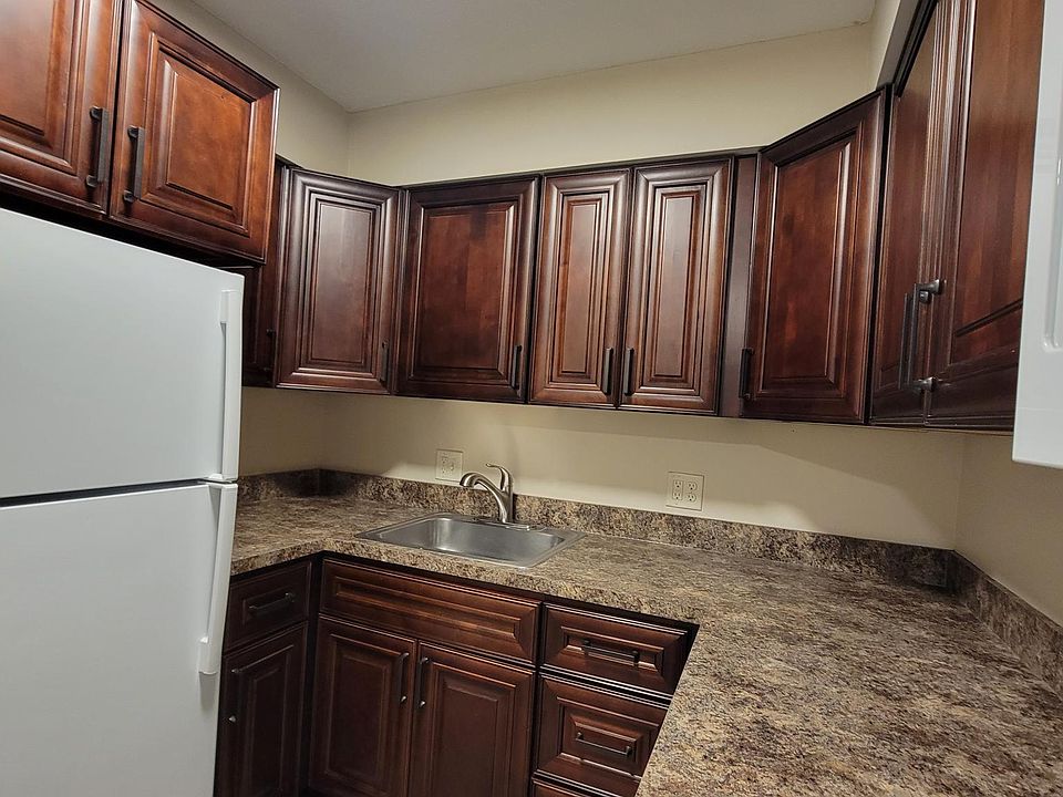 1st image of 2624 S 70th St #99