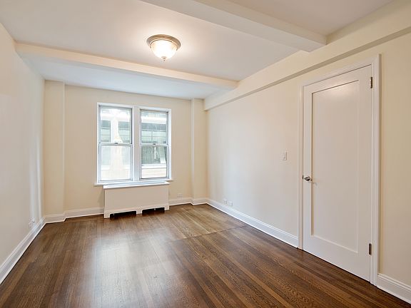 3rd image of 309 W 57th St APT 901