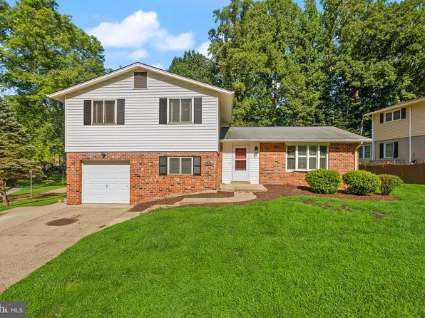 5024 Wheatstone Dr, Fairfax, VA 22032