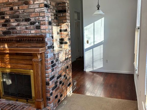 3rd image of 213 Chapel St