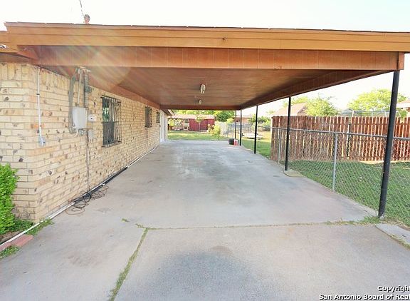 5th image of 693 Las Brisas Dr