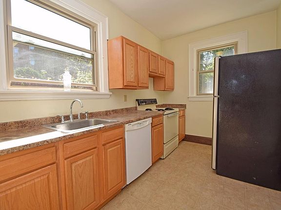 5th image of 845 E Mitchell Ave