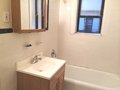 4th image of 3278 44th St APT 4