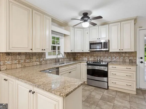 4165 Westview St, Douglasville, GA 30135