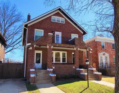 1260 Moorlands Dr, Saint Louis, MO, 63117