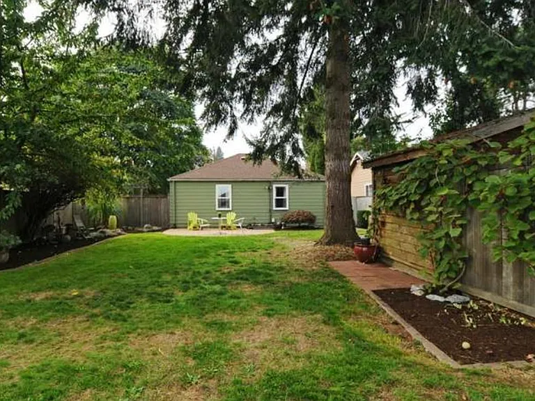 8150 28th Ave SW — Photo 13