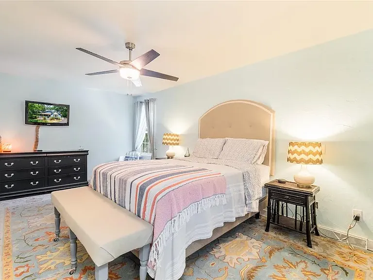 700 Victorian Ct — Photo 15