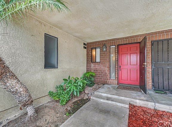 2nd image of 2854 N Oceanview Ave