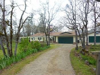 1st image of 635 Rock Cres