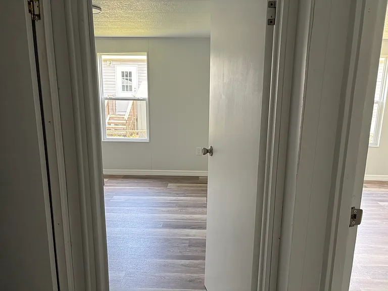 2209 Longreene Rd N — Photo 13