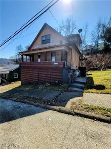 609 Mackey Ave, Martins Ferry, OH, 43935