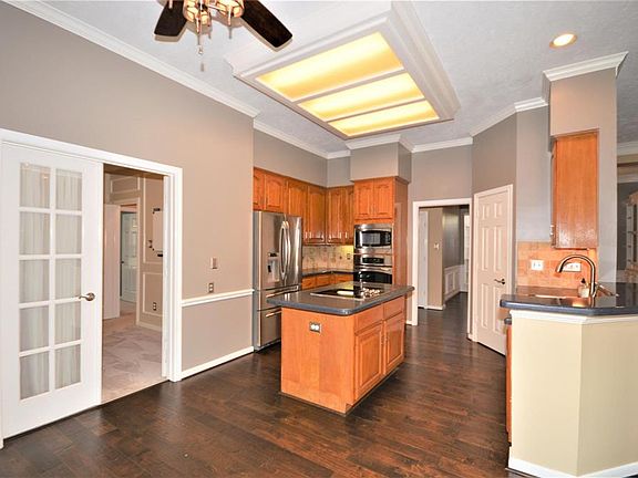 5th image of 1911 Orchard Glen Ct
