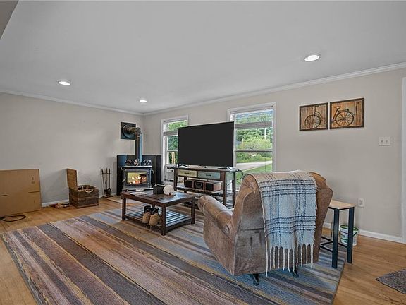 5th image of 25 Cherry Ln