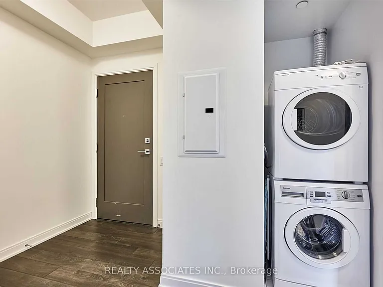 42 Charles St E #1304 — Photo 8