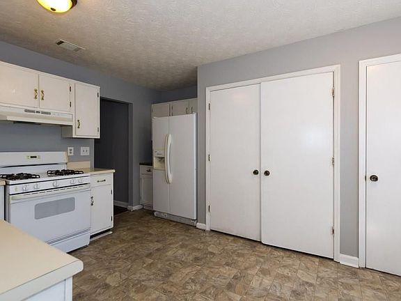 5th image of 2098 Walden Park Dr