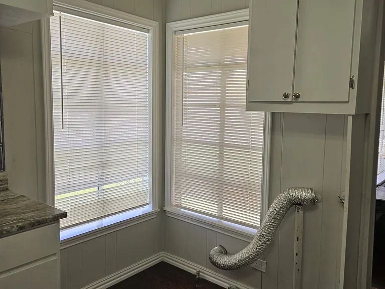 102 Overhill Dr — Photo 2