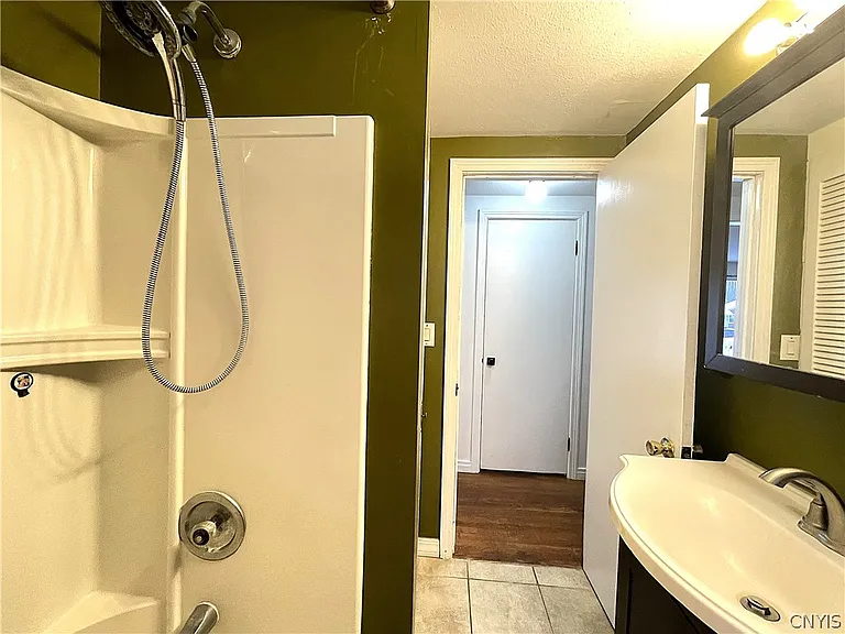121 Wadsworth Rd — Photo 15