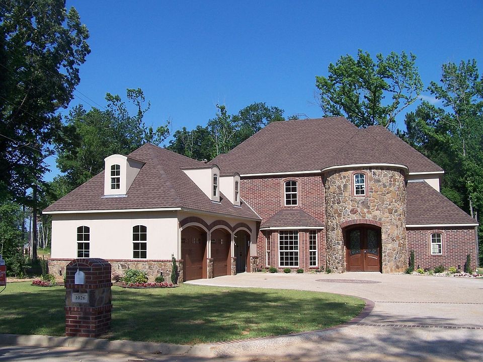 FULL FRONT VIEW