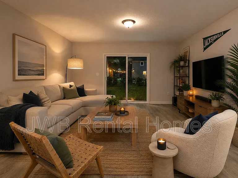 8816 Jasper Ave — Photo 7