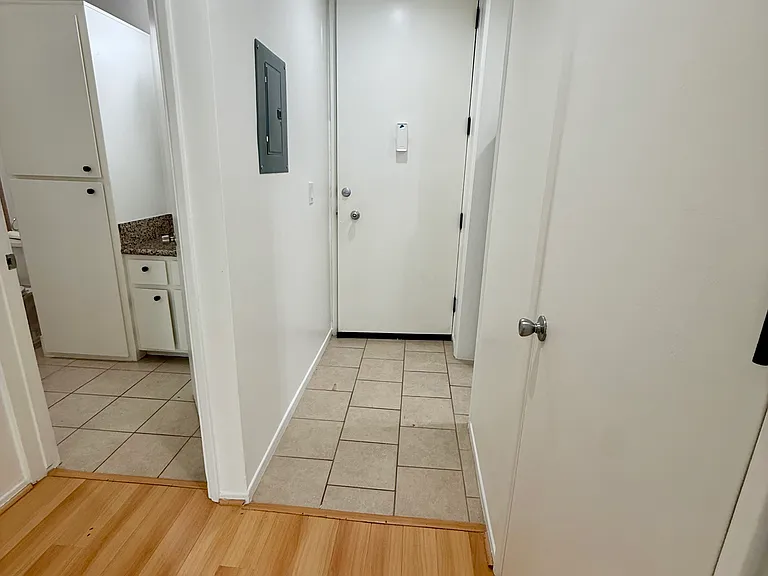 1617 N Poinsettia Place — Photo 22