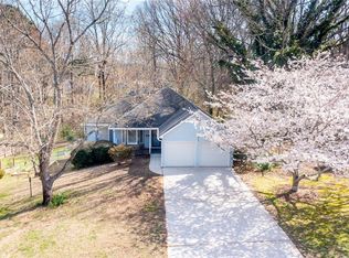 4620 Spring Ridge Dr, Flowery Branch, GA 30542