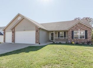 1712 Saint Charles Dr, Hillsboro, MO 63050