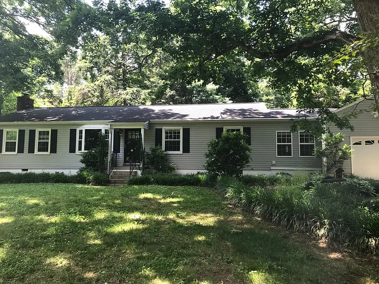 238 S Cliffdale Dr — Photo 1