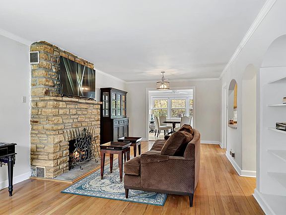 2nd image of 535 Edgar Ct