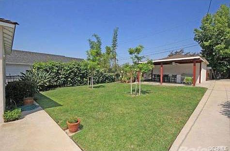 3rd image of 817 E Angeleno Ave