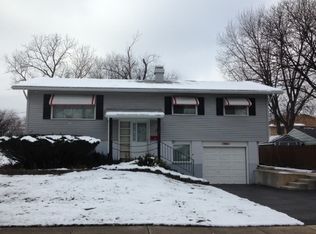 1590 Jefferson Rd, Hoffman Estates, IL 60169