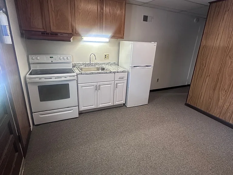 145 Quailwood Pkwy #3 — Photo 1