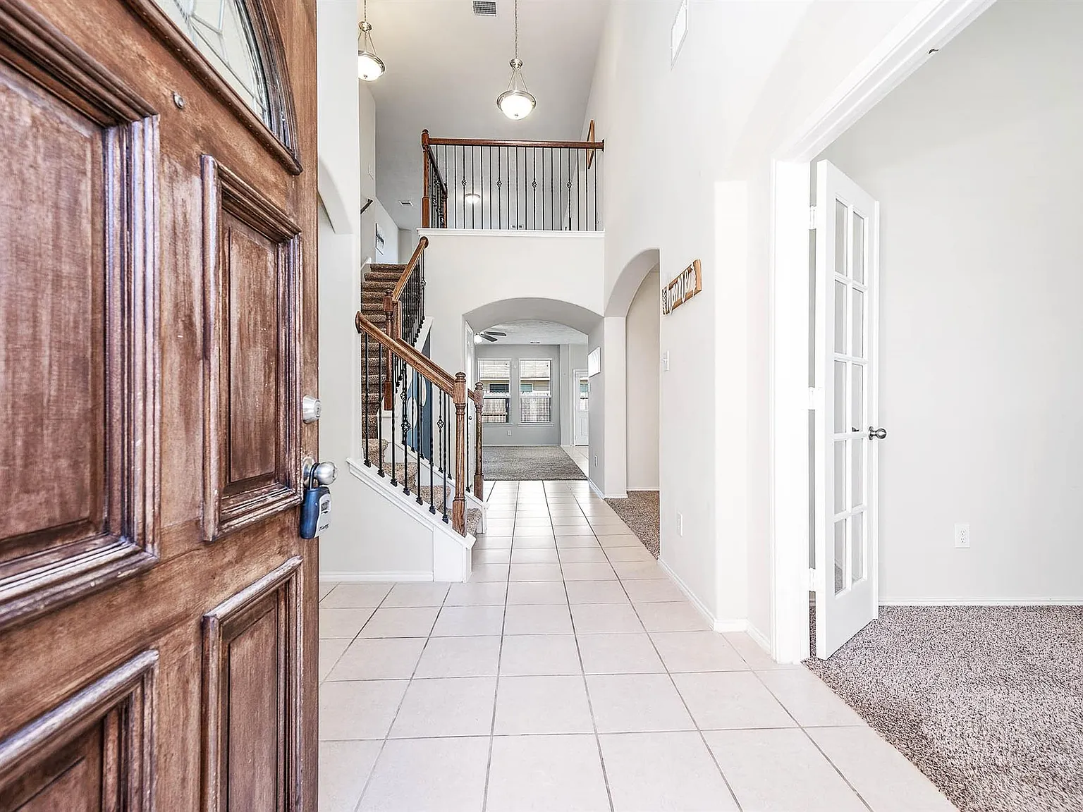 5 bed, 3.5 bath, 2995 sqft, $2,999 — Photo 4