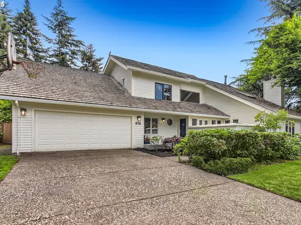 674 Livingood Ln, Lake Oswego, OR 97034