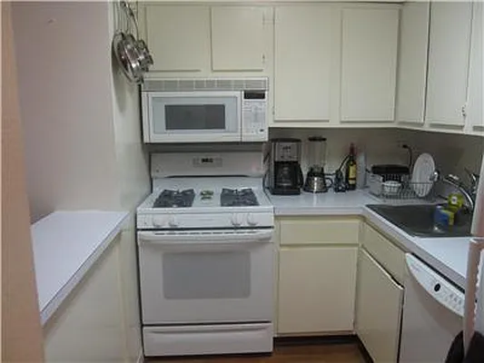 Sold by Barak Realty | media 8
