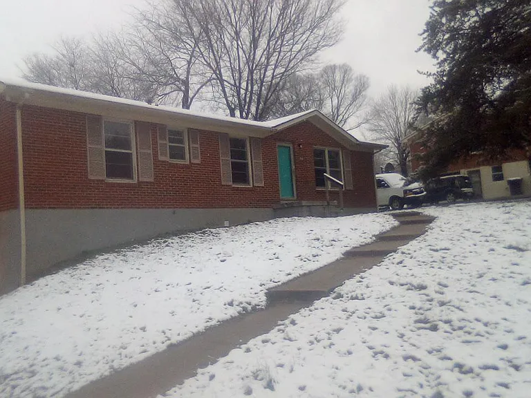 209 Ashwood Dr — Photo 11