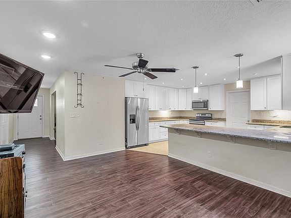 3rd image of 504 Montgomery Ave