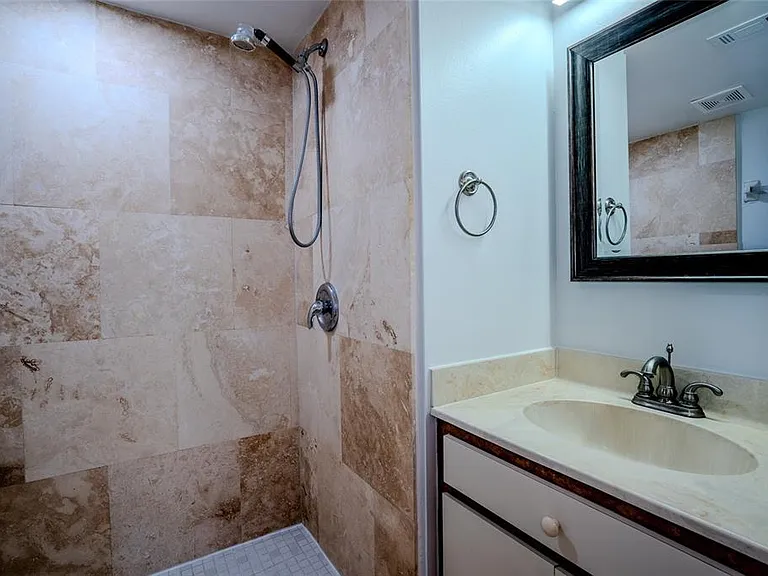 5797 Summer Side Ln #7A — Photo 15