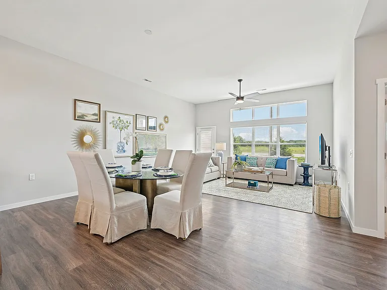 1 Bedroom | Living & Dining Room