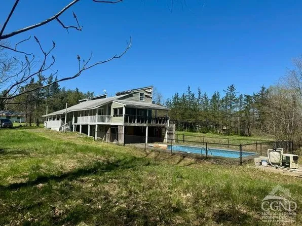 37 Boondock Lane, Athens, NY 12015