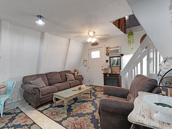 4th image of 916 Apache Drive