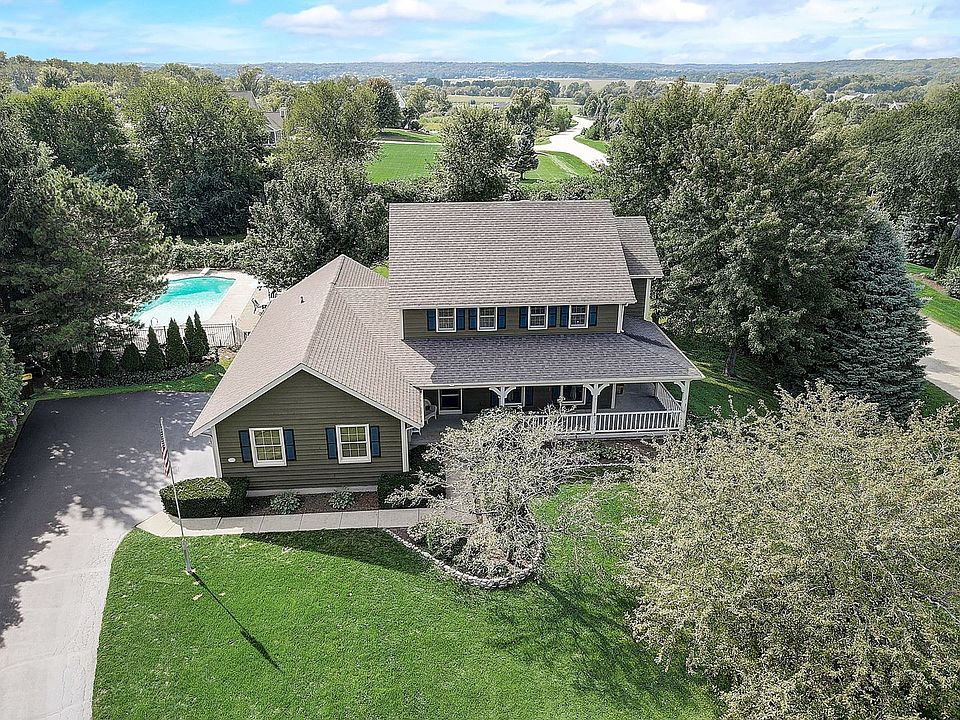 1st image of 1919 Blue Pine Dr