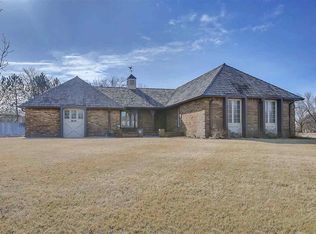 859 N Sandpiper St, Wichita, KS 67230