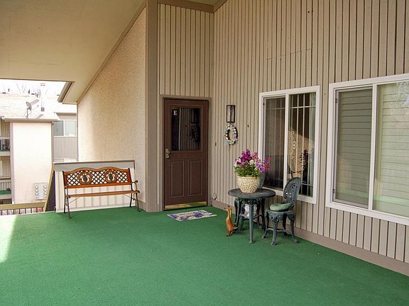 Exterior/Entryway