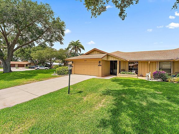 3rd image of 12816 SE Pinehurst Court