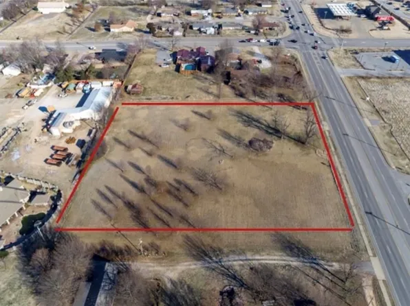 3722 S Old Missouri Rd, Springdale, AR 72764