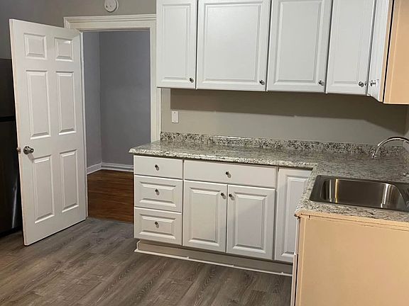 2nd image of 453 1st St #3